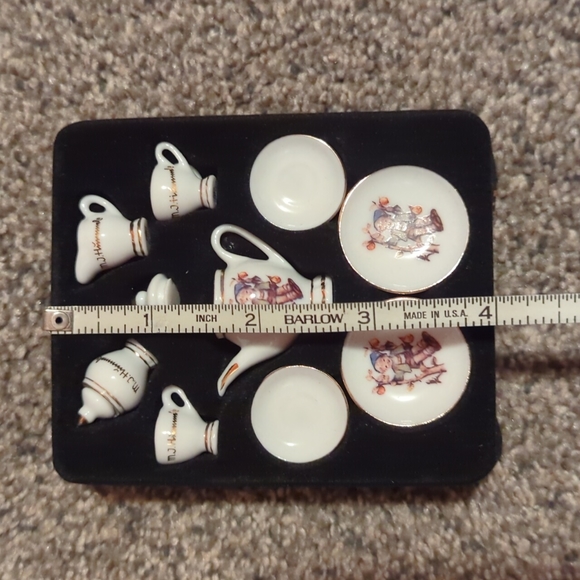 Reutter Porzellan MJ Hummel Miniature Tea Set - Picture 8 of 8